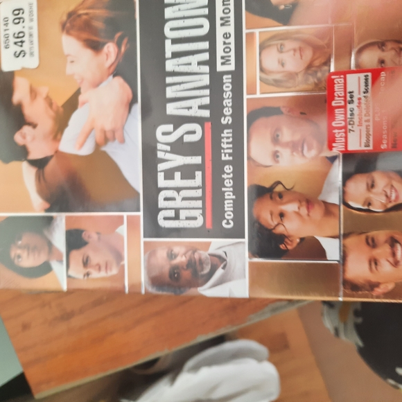 Grey's Anatomy DVD Box Set Collection - Picture 6 of 8